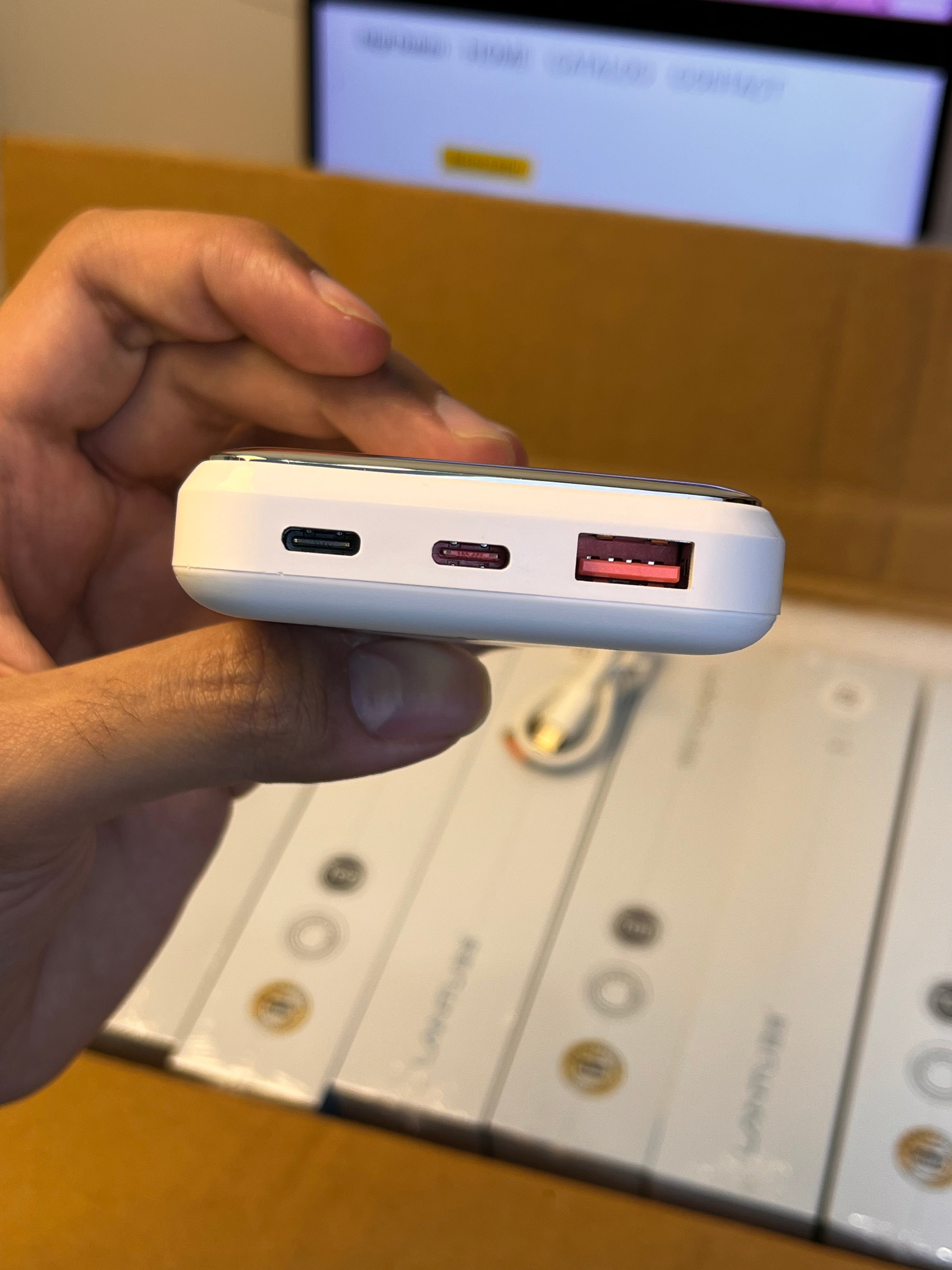 Lantu 10000mAh Power Bank – 22.5W PD Super Charge, LED Display, Compact Fast Charging