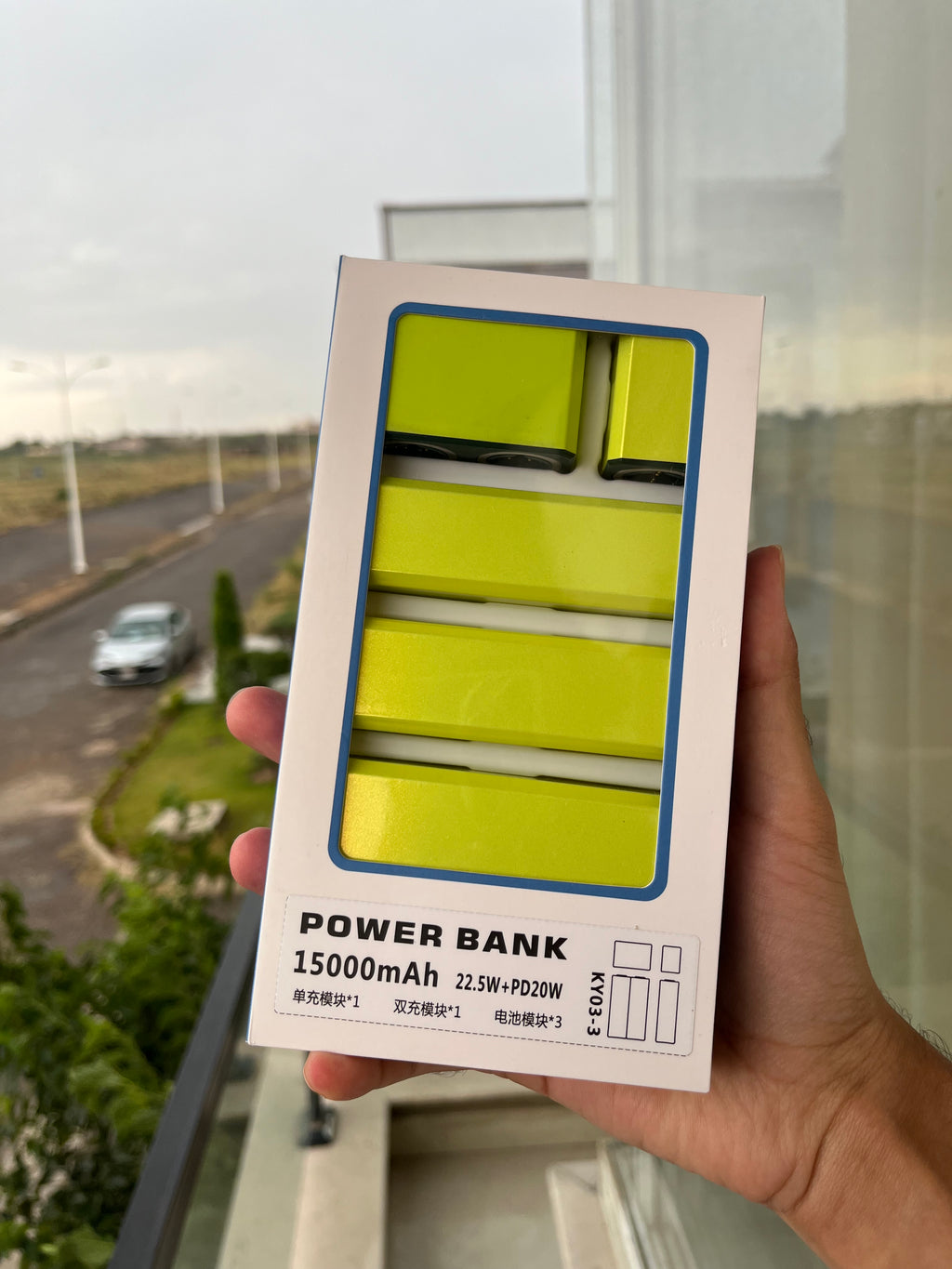 15000mAh 22.5W Fast Charging Power Bank with PD20W USB-C & Built-in Lightning Cable – KY03-3