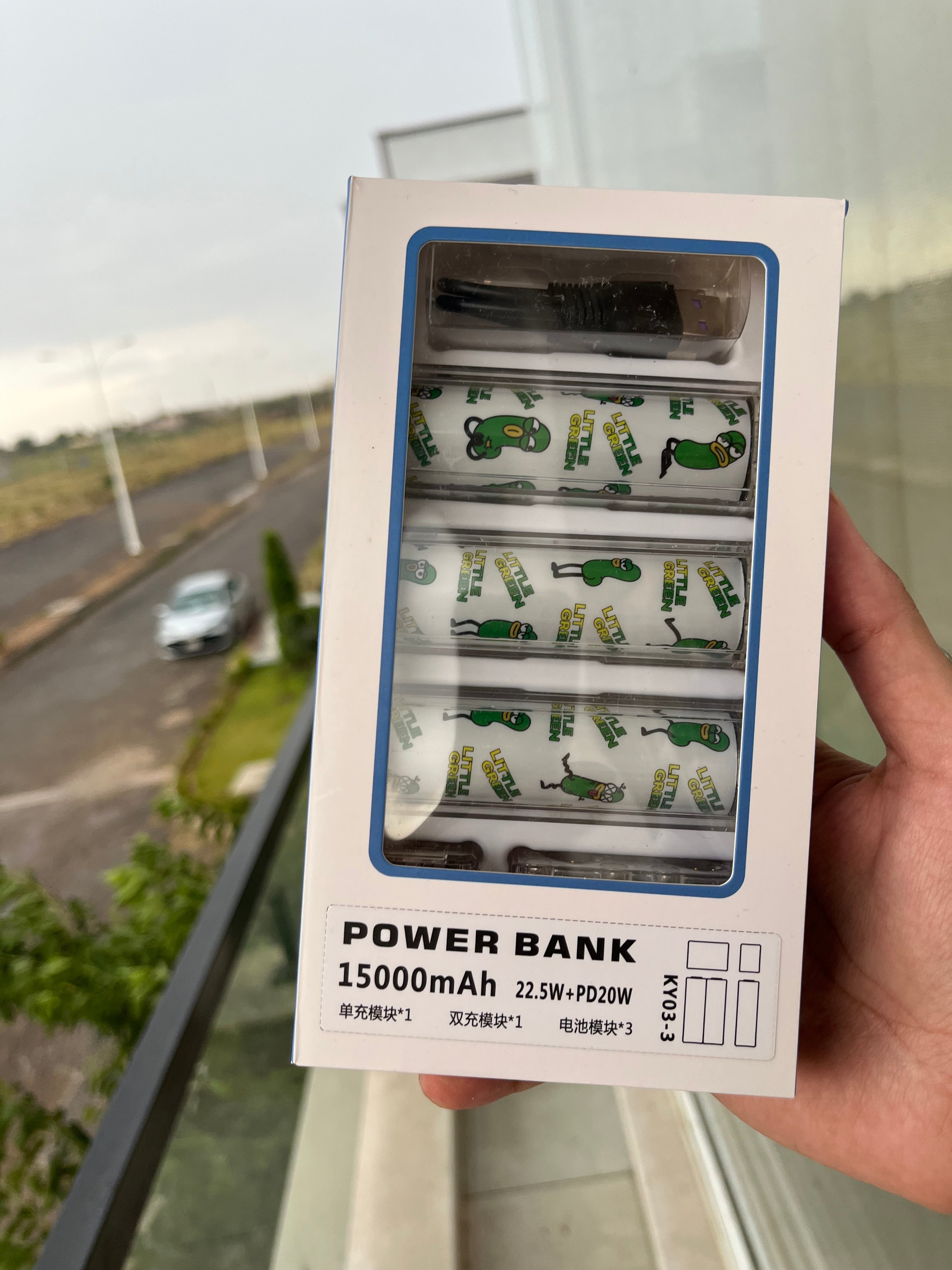 15000mAh 22.5W Fast Charging Power Bank with PD20W USB-C & Built-in Lightning Cable – KY03-3